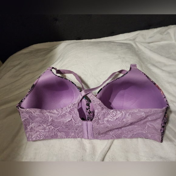 EUC Torrid Criss Cross Strap Wirefree Bra - Picture 3 of 4